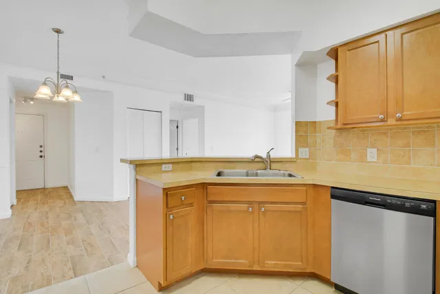 Residence photo 24