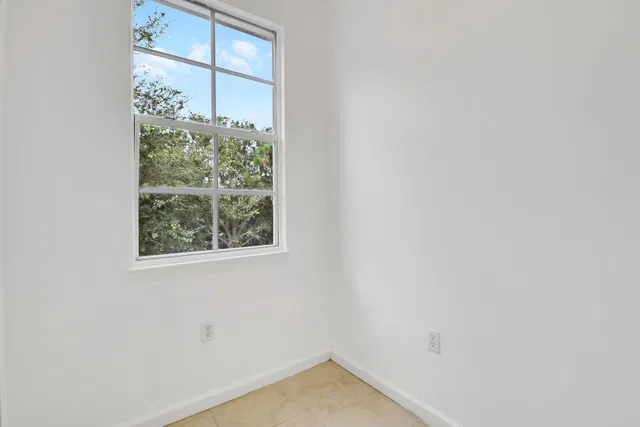Residence photo 26