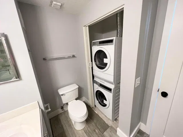 Unit 21 photo 22