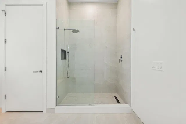Nautilus 220 Unit 612 photo 19