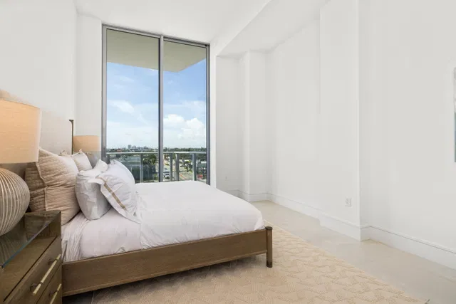 Nautilus 220 Unit 612 photo 25