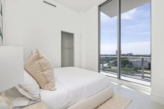 Nautilus 220 Unit 612 photo 29