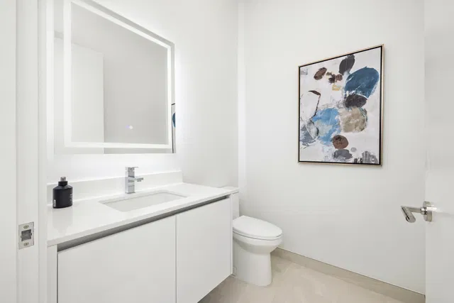 Nautilus 220 Unit 612 photo 31