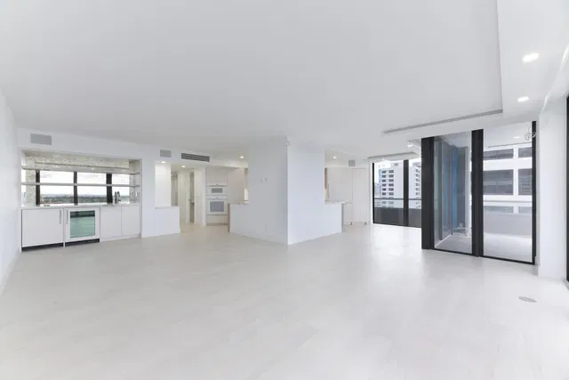 The Plaza of The Palm Beaches Unit 11A photo 3