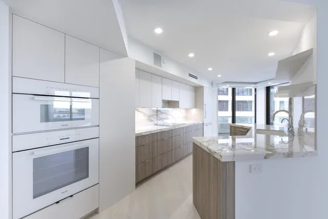 The Plaza of The Palm Beaches Unit 11A photo 9