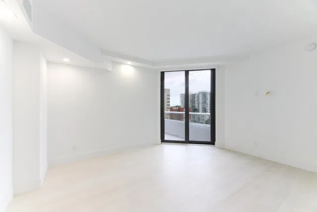 The Plaza of The Palm Beaches Unit 11A photo 15