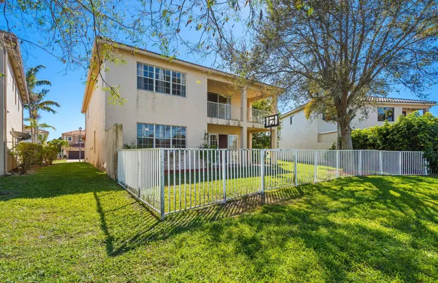  Residence photo 4