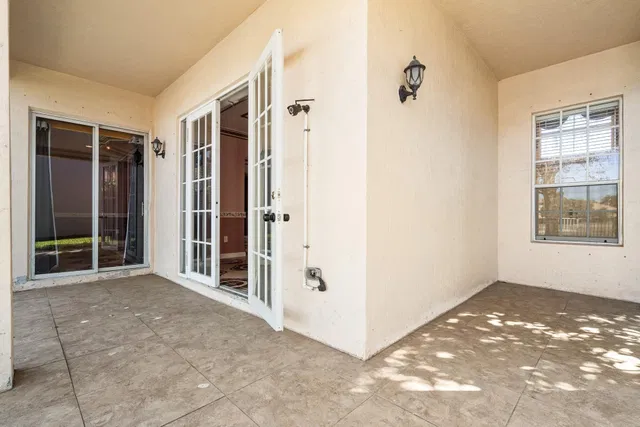  Residence photo 6