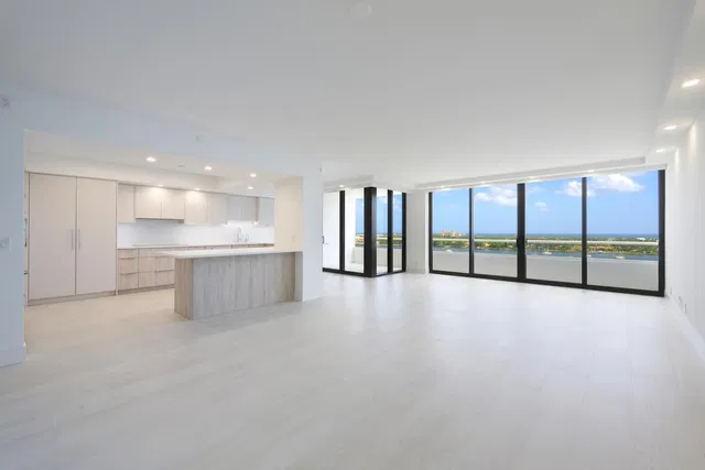 The Plaza of The Palm Beaches Unit 14c photo 5