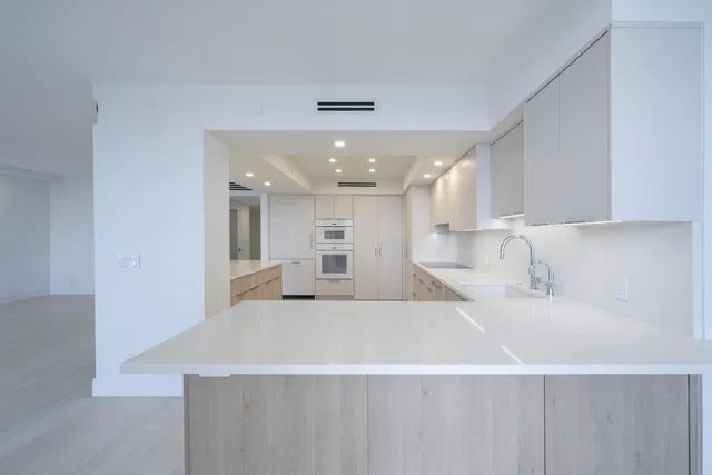 The Plaza of The Palm Beaches Unit 14c photo 10
