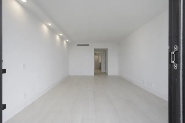 The Plaza of The Palm Beaches Unit 14c photo 13