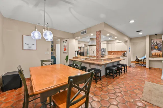 Residence photo 18