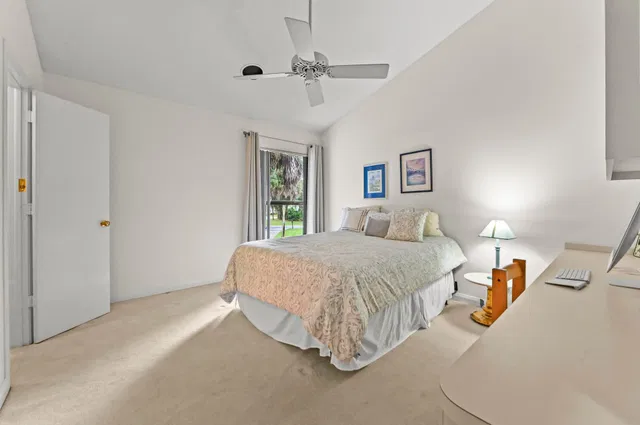 Residence photo 30