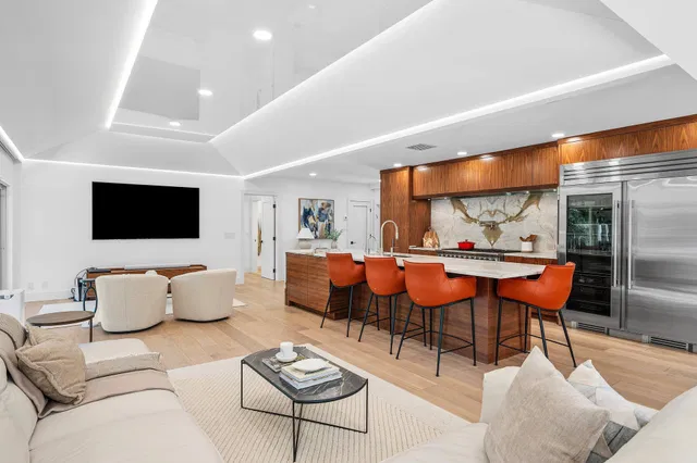 Residence photo 2