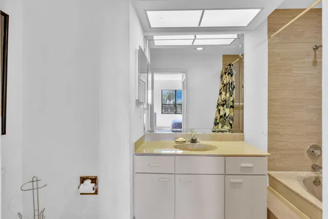 Unit 204 photo 31