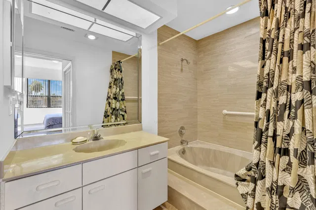 Unit 204 photo 32