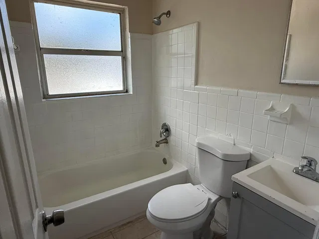 Unit 1-5 photo 9
