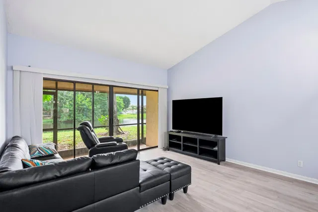 Unit 102 photo 6