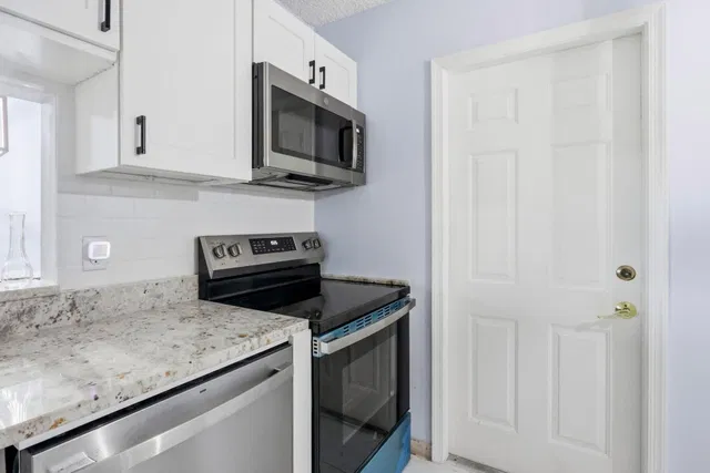 Unit 102 photo 12