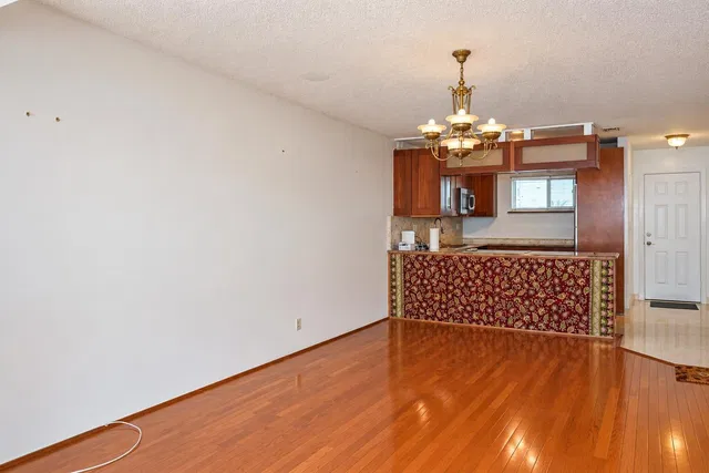  Unit 407 photo 11
