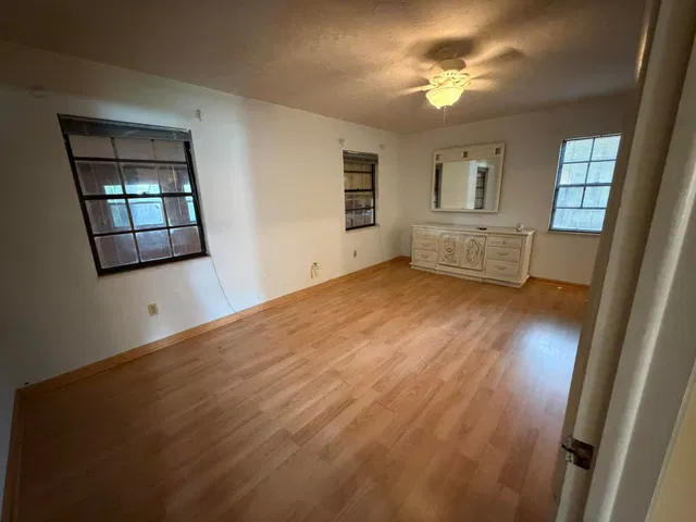 Residence photo 12