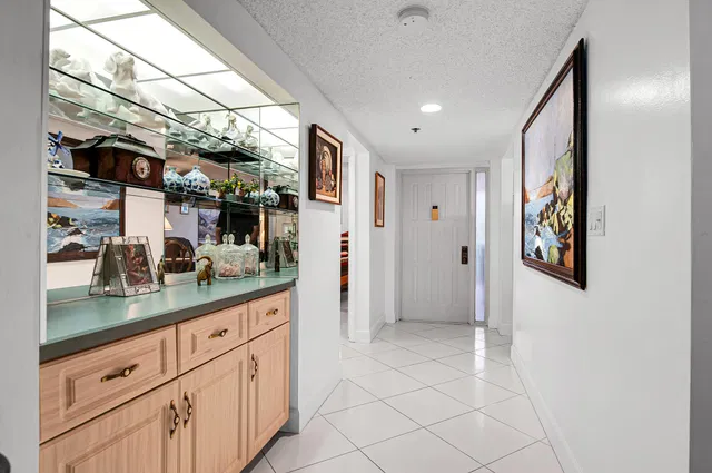 Unit 406 photo 11