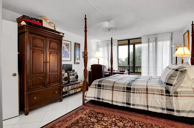 Unit 406 photo 13
