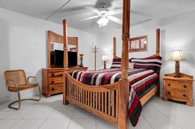 Unit 406 photo 18