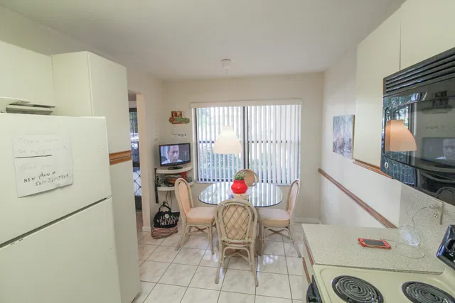  Unit 104 photo 6