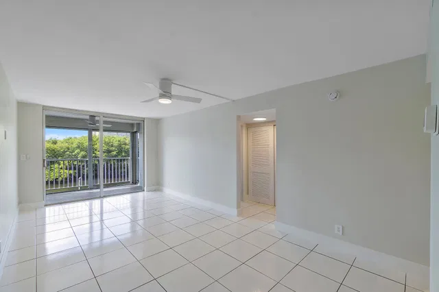 Residence photo 5