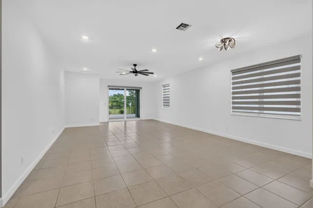 Residence photo 15
