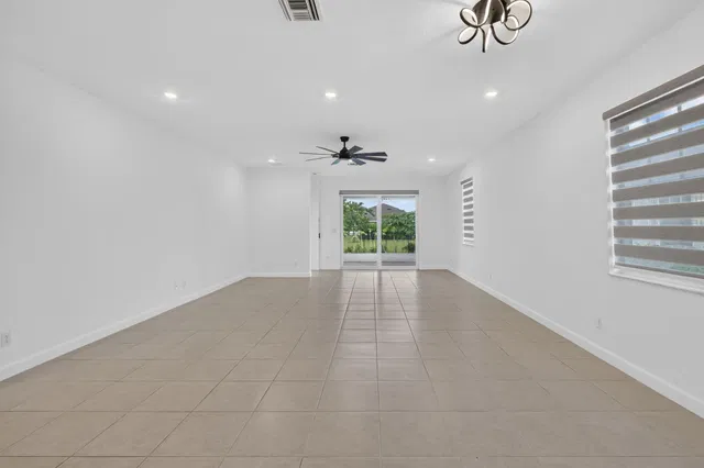 Residence photo 18