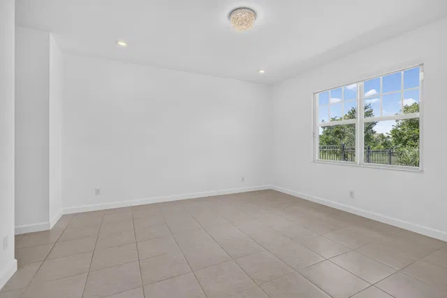 Residence photo 21