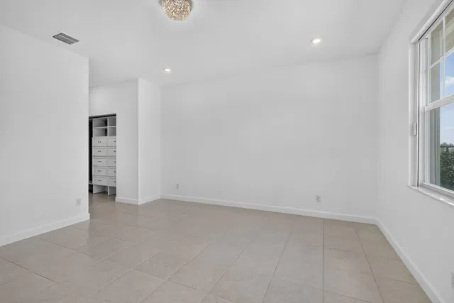 Residence photo 22
