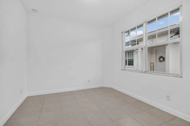 Residence photo 30