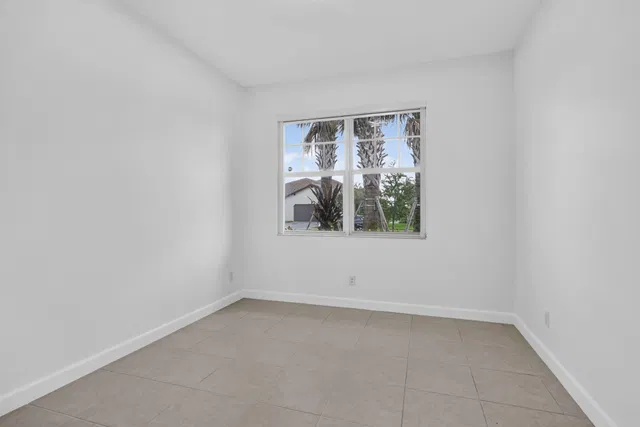 Residence photo 33