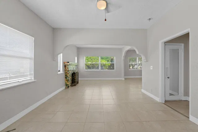 West Palm Beach Residence photo 9
