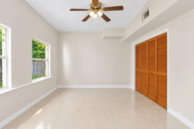 West Palm Beach Residence photo 12