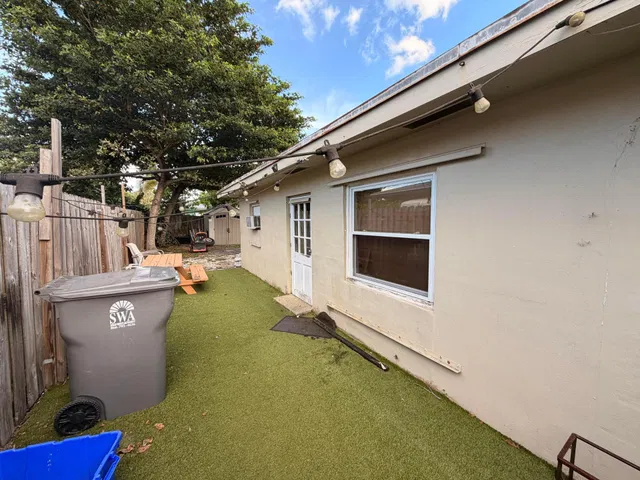 Residence photo 3