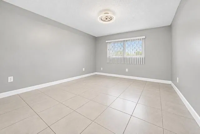 Unit 303 photo 9