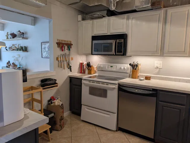  Unit 603 photo 14