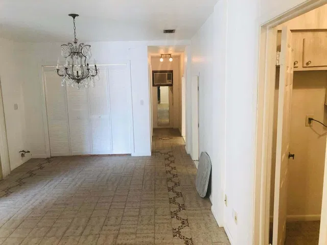 Residence photo 3