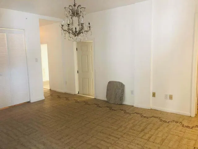 Residence photo 4