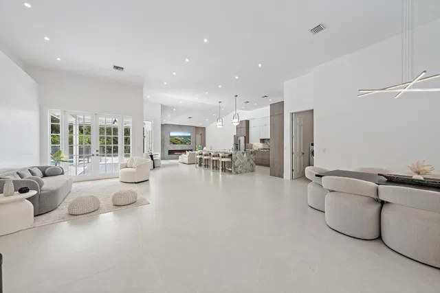 Residence photo 4