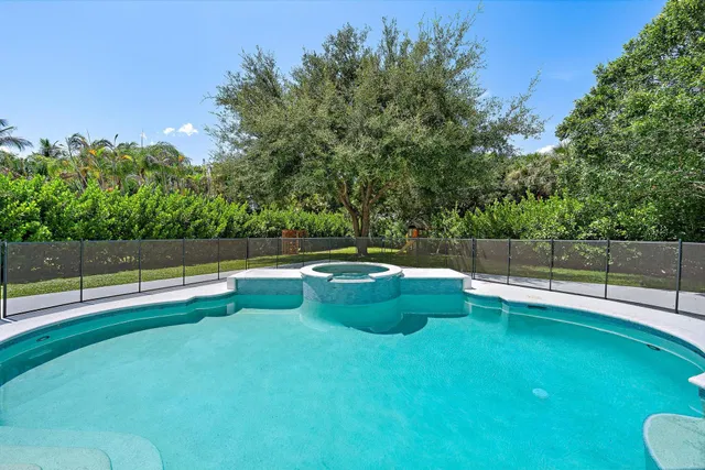 Residence photo 22