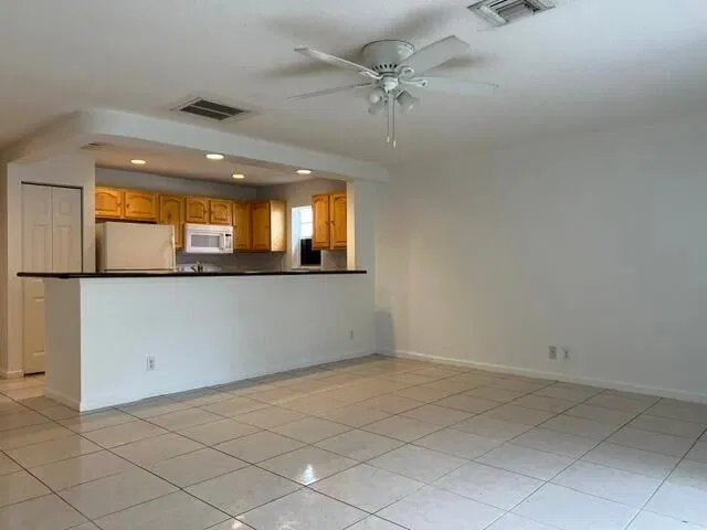  Residence photo 4