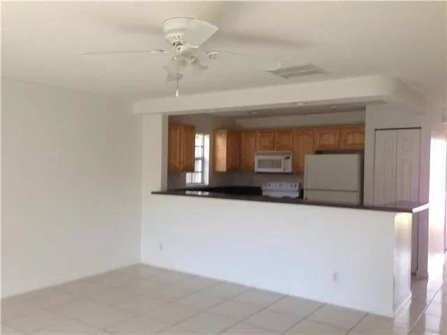  Residence photo 6