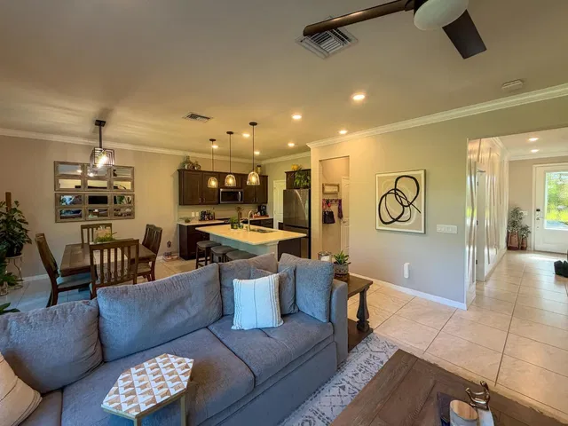 Residence photo 22