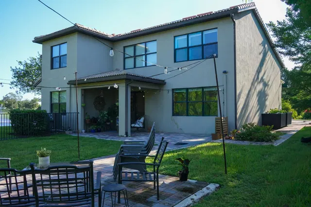 Residence photo 33