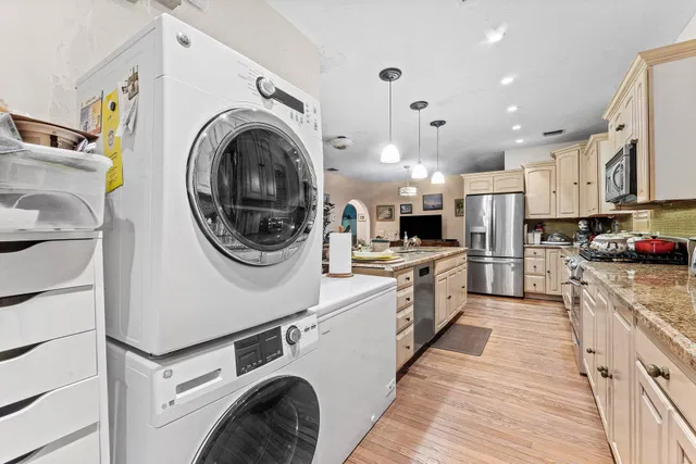 Residence photo 9